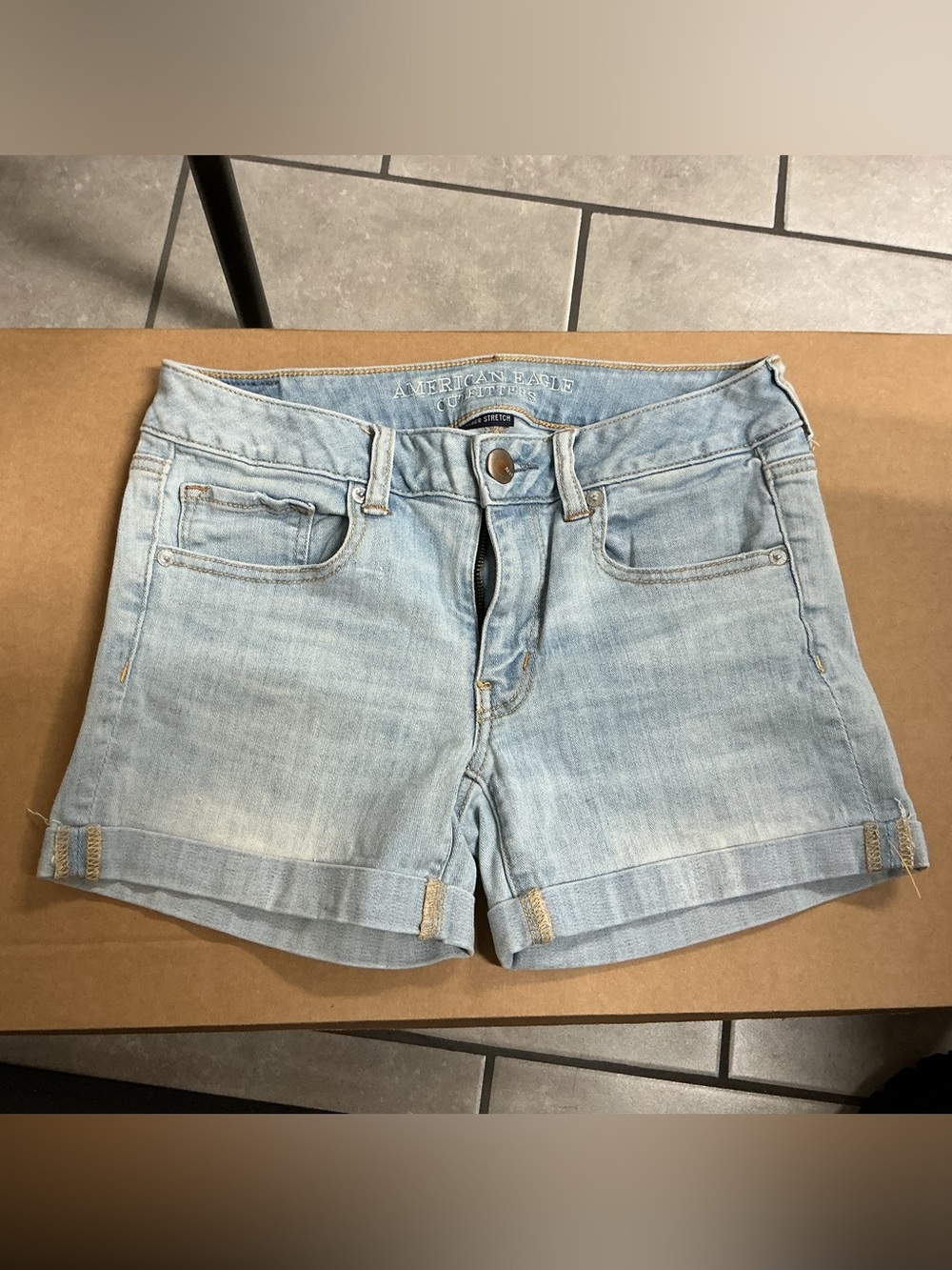 AE jeans short size 6